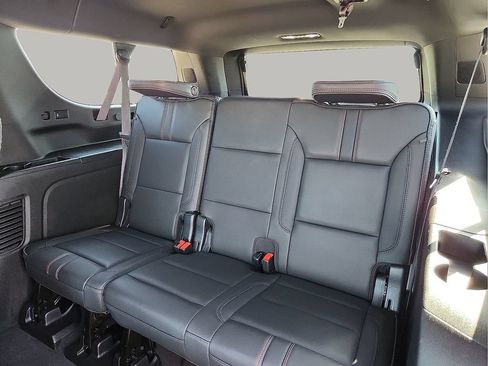 Used 2022 Chevrolet Suburban RST w/ Luxury Package AWD/4WD image 11