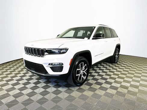 Certified 2025 Jeep Grand Cherokee Limited image 5