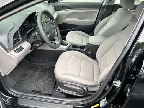 Used 2019 Hyundai Elantra SE FWD image 10