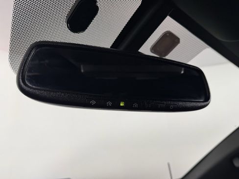 Used 2018 Nissan Titan SV w/ SV Convenience Package image 27