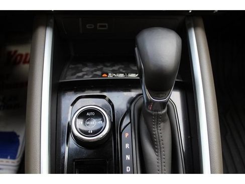 Used 2024 Chevrolet Colorado ZR2 w/ ZR2 Convenience Package III AWD/4WD image 28
