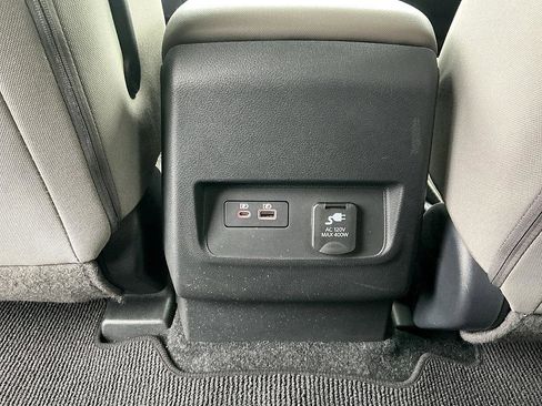 Used 2024 Nissan Frontier SV w/ Technology Package image 24