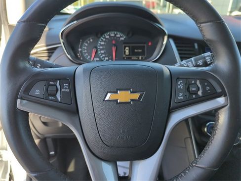 Used 2022 Chevrolet Trax LT w/ Sport Edition image 37