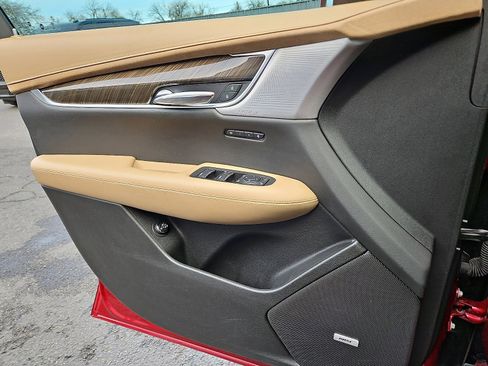 Used 2020 Cadillac XT6 Premium Luxury w/ Platinum Package image 12