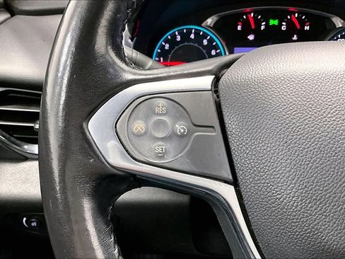 Used 2021 Chevrolet Traverse LT image 23