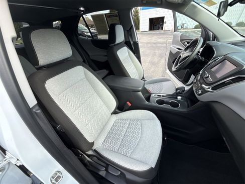 Used 2022 Chevrolet Equinox LS w/ LS Convenience Package image 25