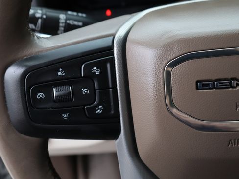 Used 2022 GMC Yukon XL Denali w/ Denali Ultimate Package image 27