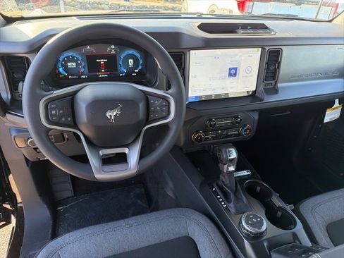 New 2025 Ford Bronco 4-Door image 8