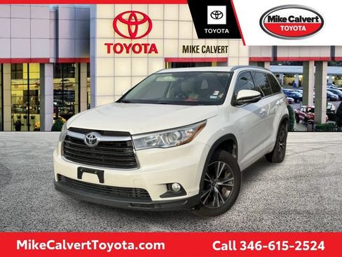 Used 2016 Toyota Highlander XLE FWD image 1