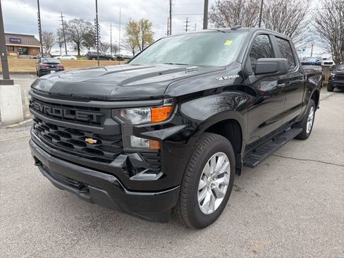 Used 2025 Chevrolet Silverado 1500 Custom image 7