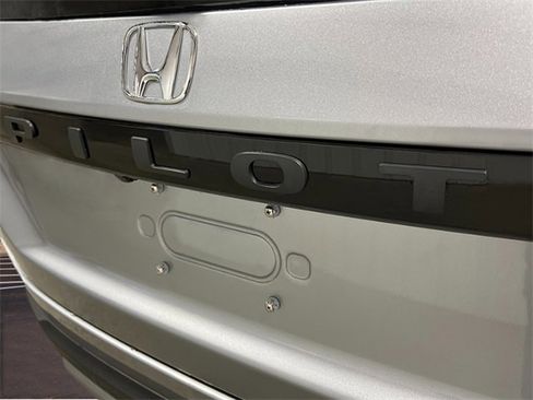New 2025 Honda Pilot EX-L image 6