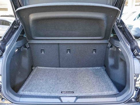 New 2026 Volkswagen ID.4 Pro image 11