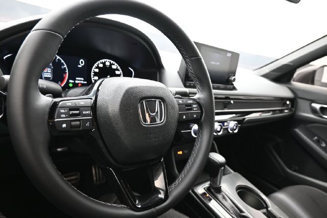 Used 2023 Honda Civic Sport image 9