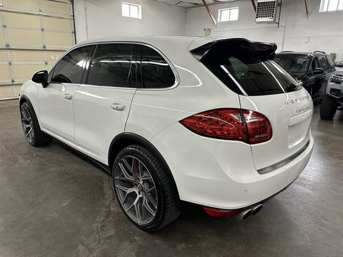 Used 2014 Porsche Cayenne Turbo AWD/4WD image 5