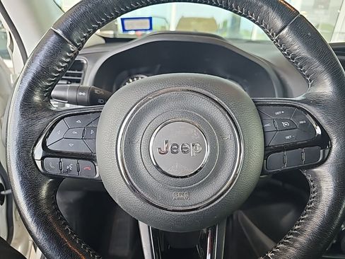 Used 2017 Jeep Renegade Altitude image 7