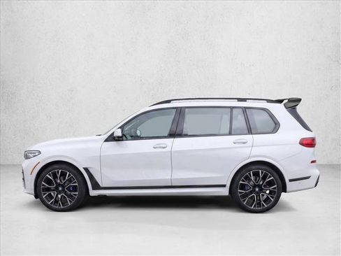 Used 2021 BMW X7 xDrive40i w/ M Sport Package AWD/4WD image 4