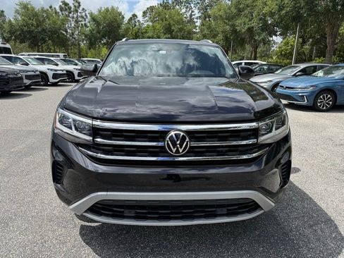 Used 2022 Volkswagen Atlas Cross Sport SE w/ Panoramic Sunroof Package image 2