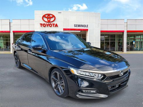Used 2018 Honda Accord Sport image 2