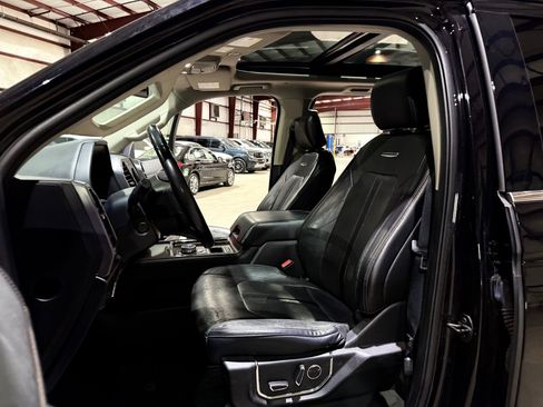 Used 2019 Ford Expedition Platinum RWD image 15