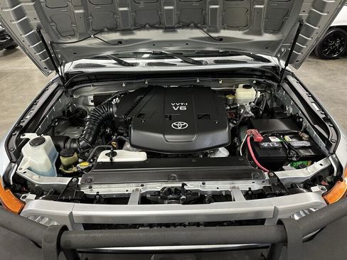 Used 2007 Toyota FJ Cruiser 4WD image 11