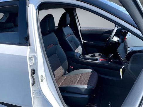 New 2026 Nissan Kicks SR FWD image 10