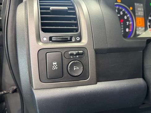 Used 2011 Honda CR-V LX image 3