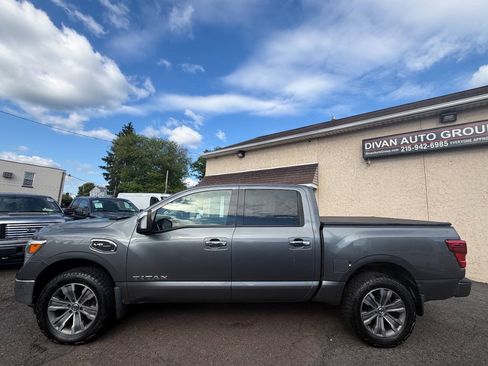 Used 2017 Nissan Titan SL w/ SL Towing Convenience Package AWD/4WD image 3