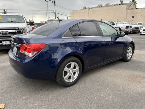 Used 2013 Chevrolet Cruze LT image 2