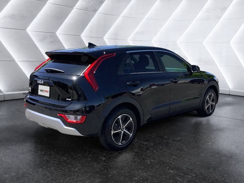 Used 2025 Kia Niro LX FWD image 4