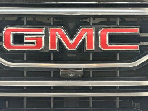 Used 2025 GMC Sierra 1500 AT4 w/ AT4 Premium Package image 32