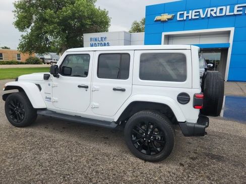 Used 2021 Jeep Wrangler Unlimited Sahara w/ Cold Weather Group AWD/4WD image 3
