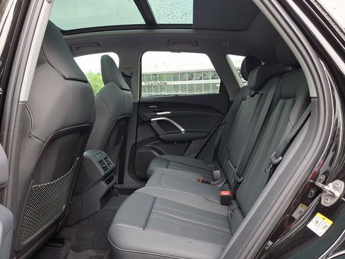 Used 2025 Audi Q5 Prestige AWD/4WD image 10