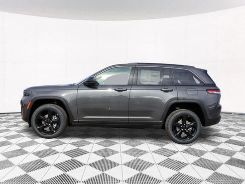 New 2026 Jeep Grand Cherokee Limited w/ Limited Altitude Package AWD/4WD image 8
