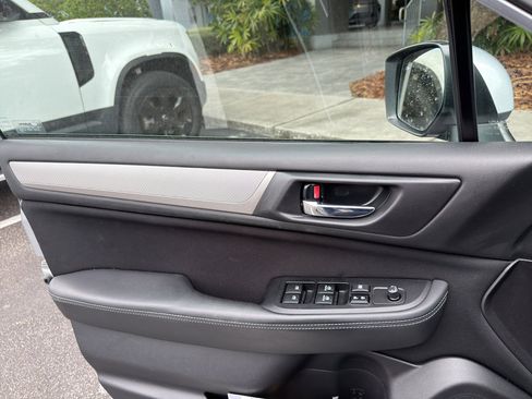 Used 2017 Subaru Legacy 2.5i Premium w/ Moonroof Package image 7