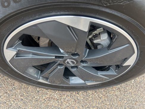 Used 2024 Nissan Rogue SV image 41