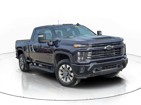 Used 2024 Chevrolet Silverado 2500 Custom w/ Custom Value Package image 1