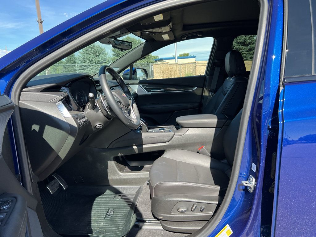 Certified 2026 Cadillac XT5 Sportv w/ LPO, Floor Liner Package AWD/4WD image 38