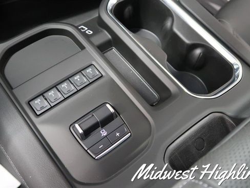 Used 2025 GMC Sierra 2500 Denali w/ Denali Reserve Package AWD/4WD image 31