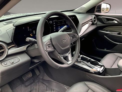 Certified 2025 Chevrolet Trax ACTIV w/ Driver Confidence Package image 12