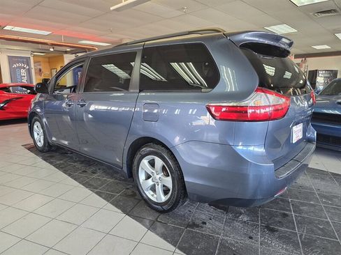 Used 2017 Toyota Sienna LE image 6