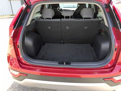 Used 2024 Kia Niro LX image 34