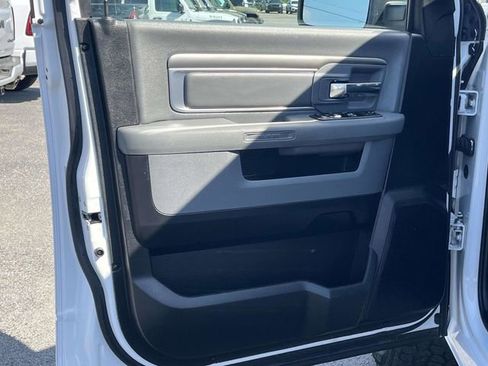 Used 2019 RAM 1500 Classic SLT image 14