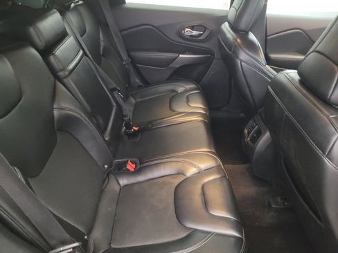 Used 2019 Jeep Cherokee Latitude Plus image 19