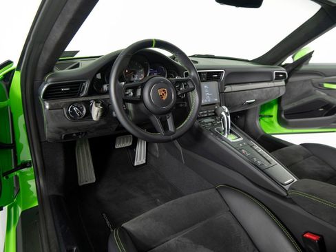 Certified 2019 Porsche 911 GT3 RS image 4