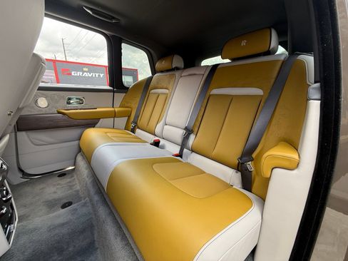 Used 2025 Rolls-Royce Cullinan AWD/4WD image 27