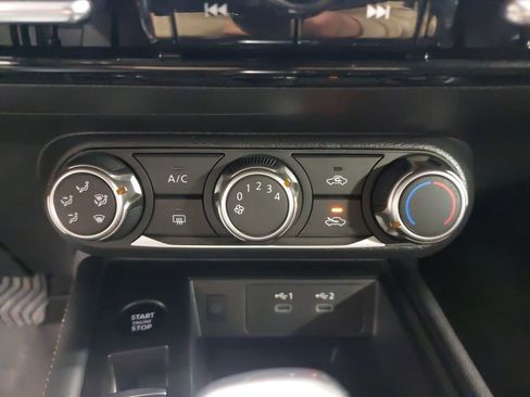 Used 2025 Nissan Kicks SV image 20