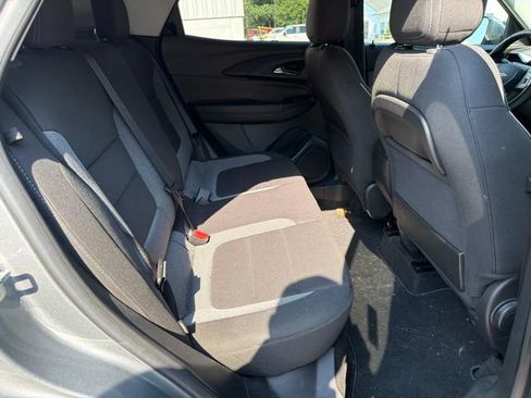 Used 2024 Chevrolet TrailBlazer LT w/ LT Cold Weather Package FWD image 15