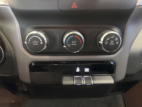 Used 2022 RAM 1500 Big Horn AWD/4WD image 28