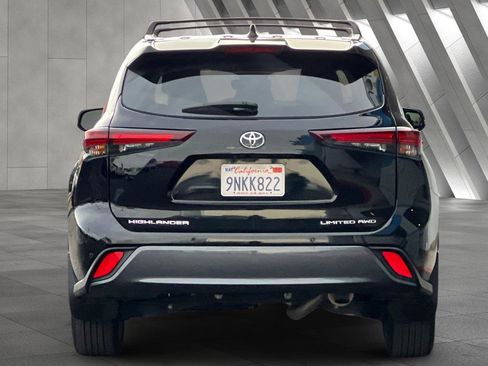 Used 2024 Toyota Highlander LE image 5