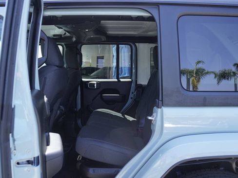 Used 2024 Jeep Wrangler Unlimited w/ Convenience Group AWD/4WD image 24